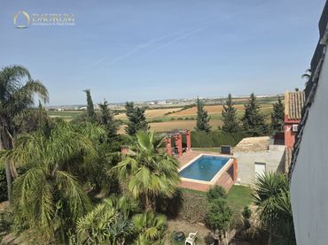 Villa mit Pool zum Verkauf in CALLE COLINA