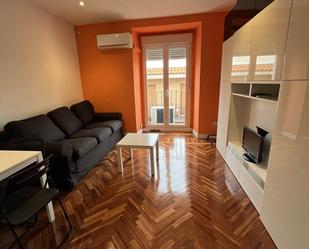 Living room of Study to rent in  Madrid Capital  with Air Conditioner and Balcony