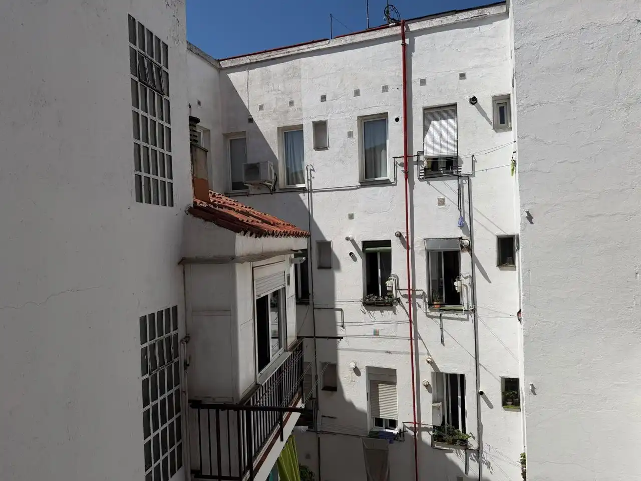 Vista exterior de Pis de lloguer en Madrid amb Calefacció i Balcó