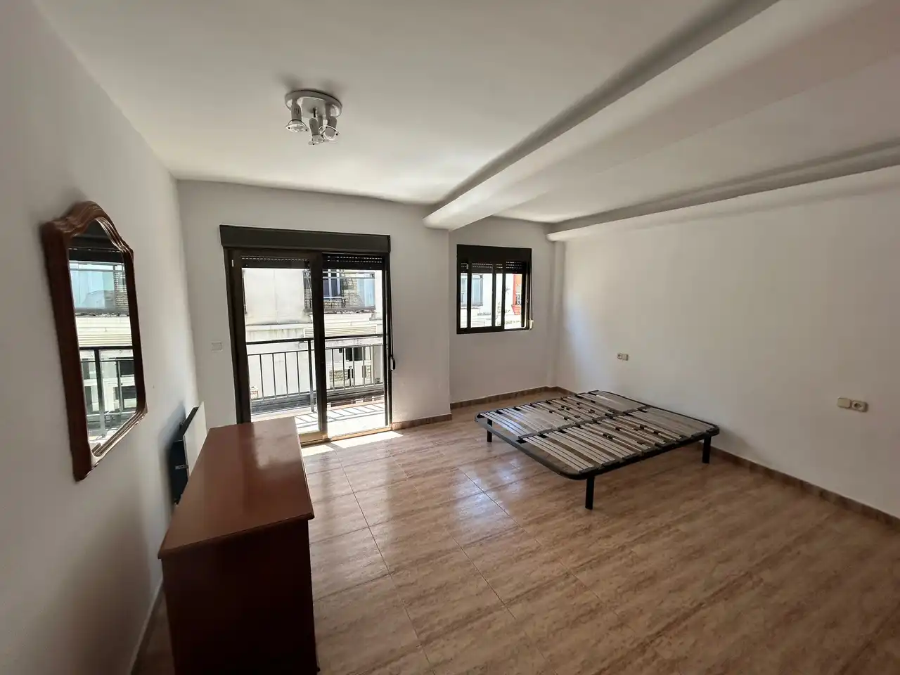 Habitación de Piso de alquiler en Alaquàs con Horno, Balcón y Alarma