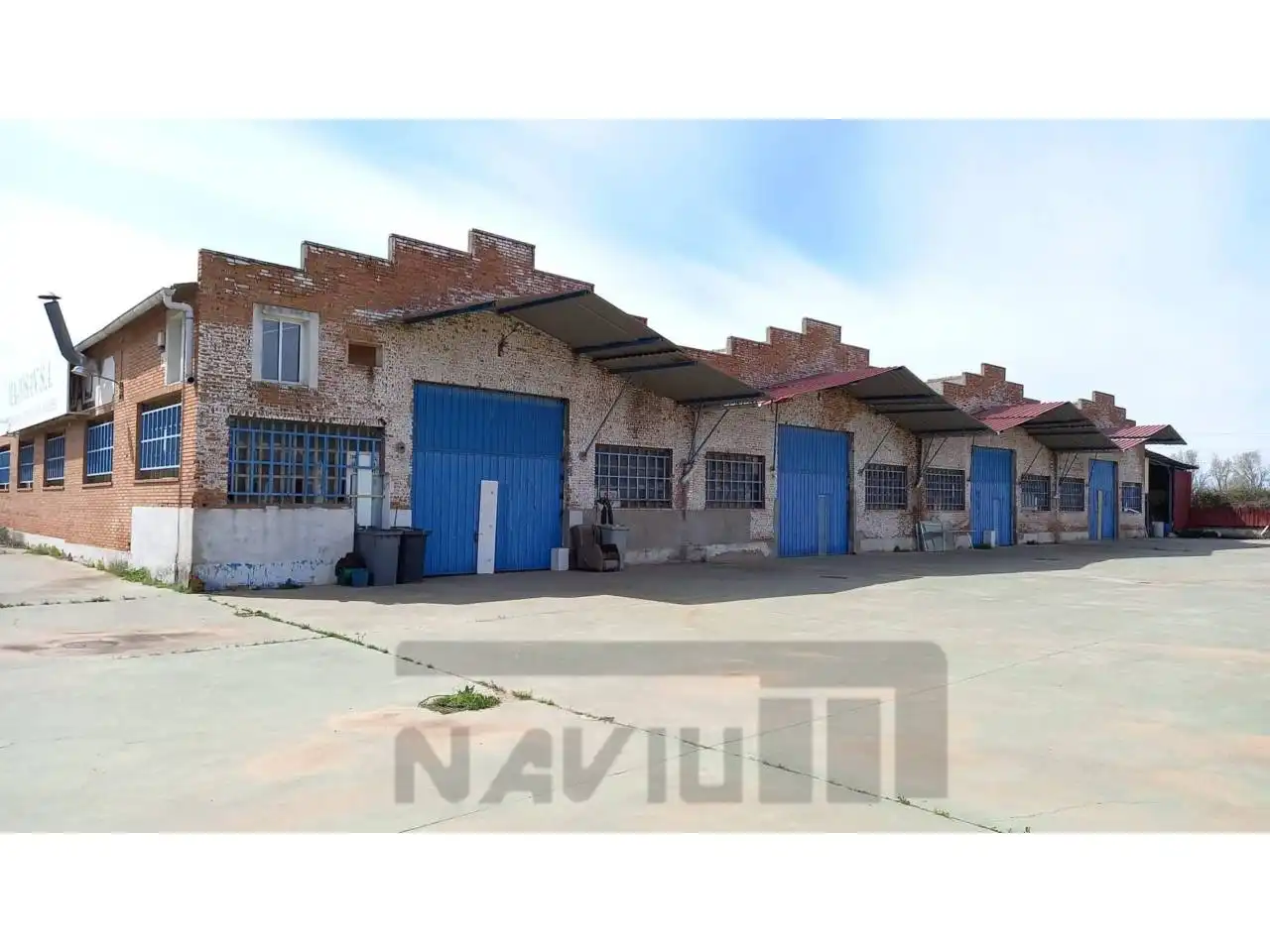 Vista exterior de Nave industrial en venta en Paracuellos de Jarama