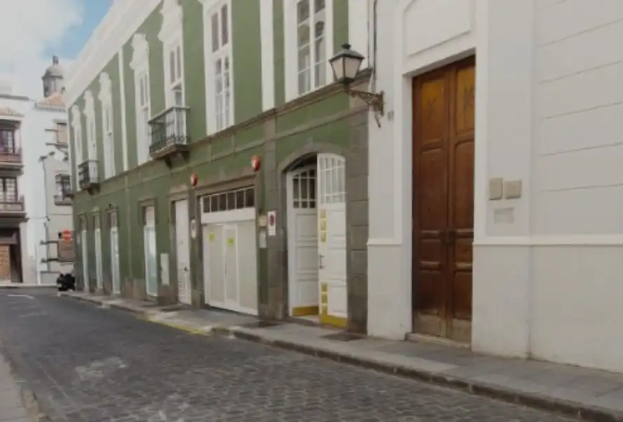 Office space with lift for sale in Calle del Doctor Verneau 3, imagen 2