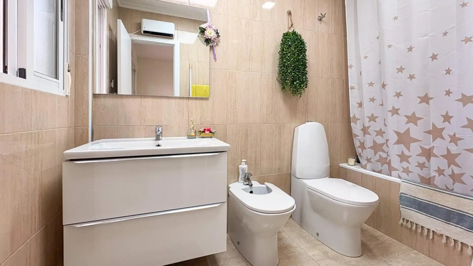 Baño de Planta baja en venta en Elche / Elx con Calefacción, Jardín privado y Terraza