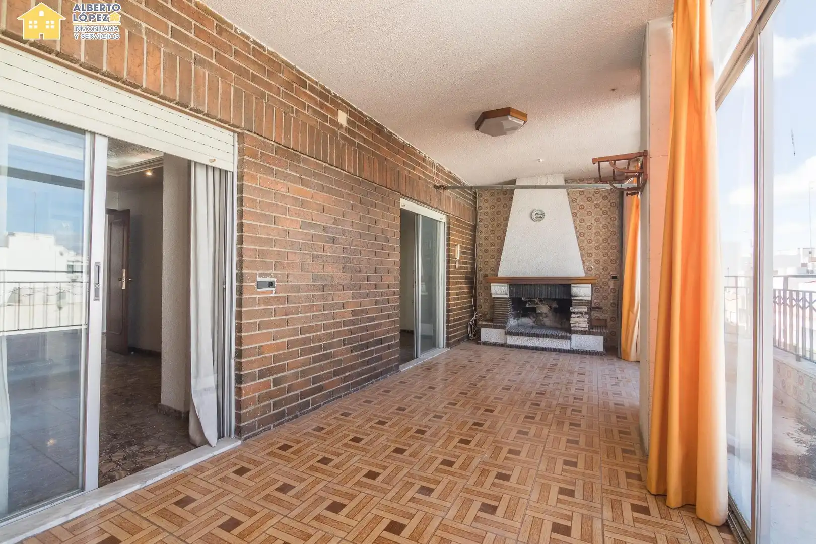 Ático en venta en Elche / Elx con Terraza y Balcón