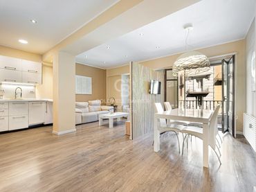 Piso con balcón en venta en Eixample