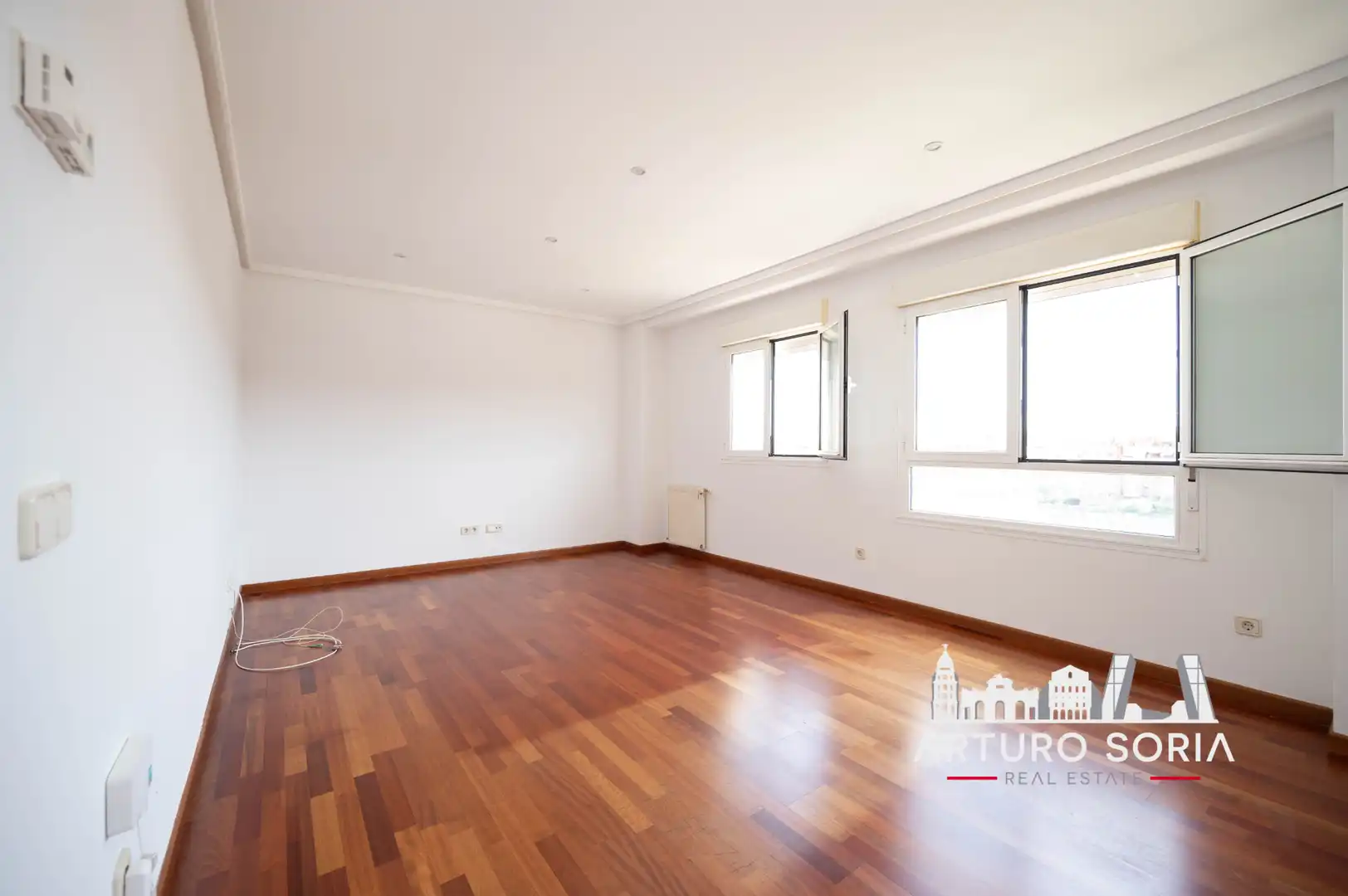 Living room of Flat for rent in Madrid  with Storage room and Community pool