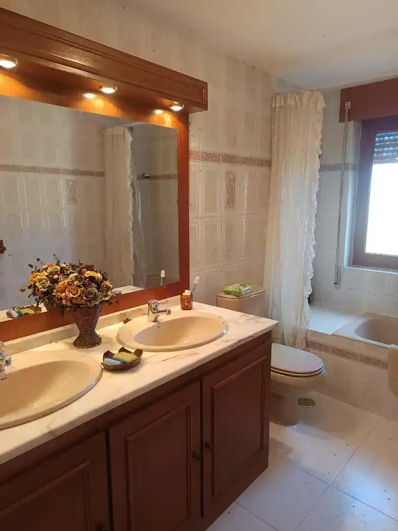 Baño de Casa o chalet en venta en Brazuelo con Jardín privado, Trastero y Amueblado