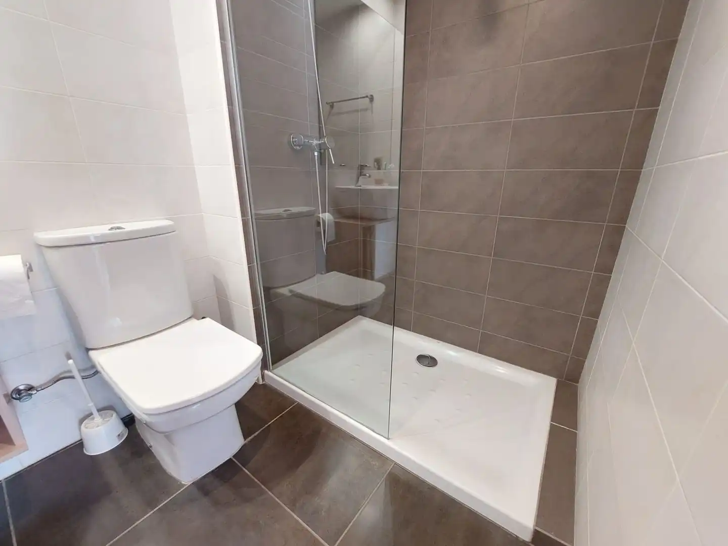 Baño de Apartamento en venta en L'Estartit con Aire acondicionado, Calefacción y Terraza