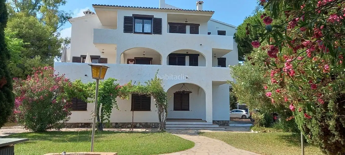 Vista exterior de Edificio en venta en Mont-roig del Camp