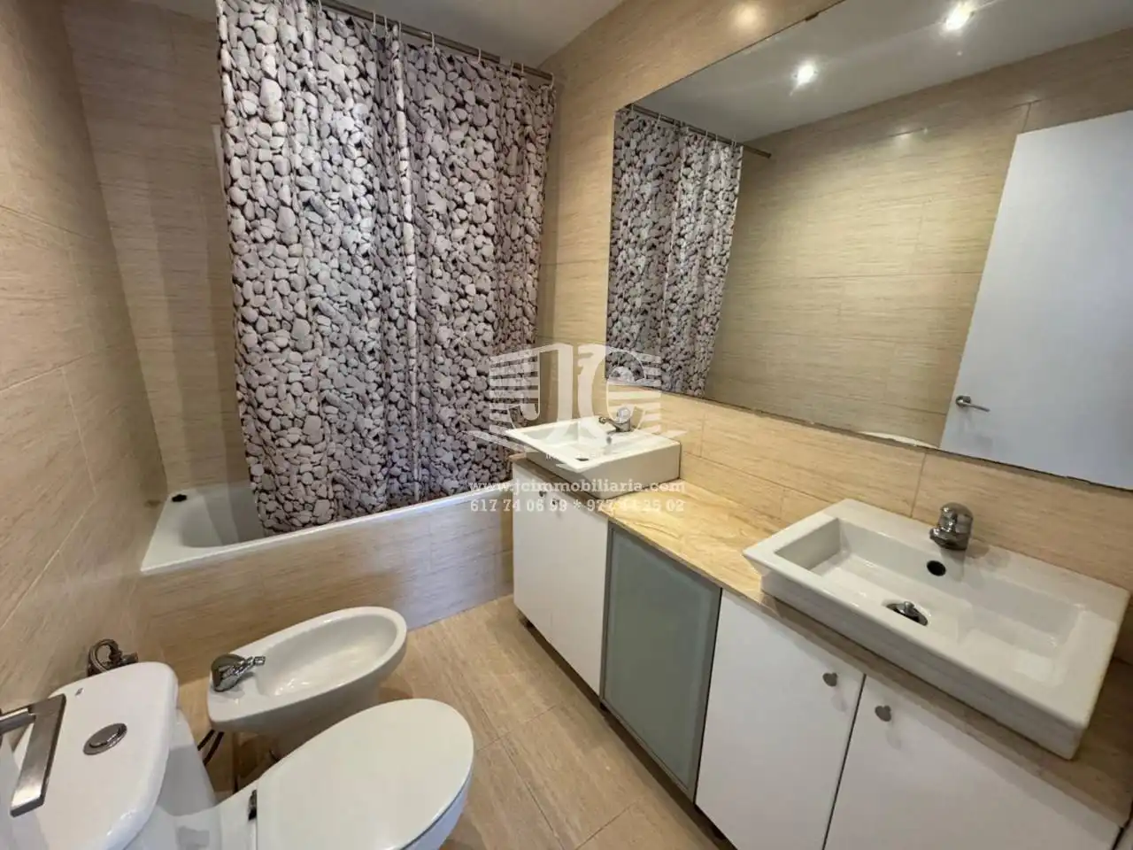Baño de Piso en venta en Tortosa con Aire acondicionado y Amueblado