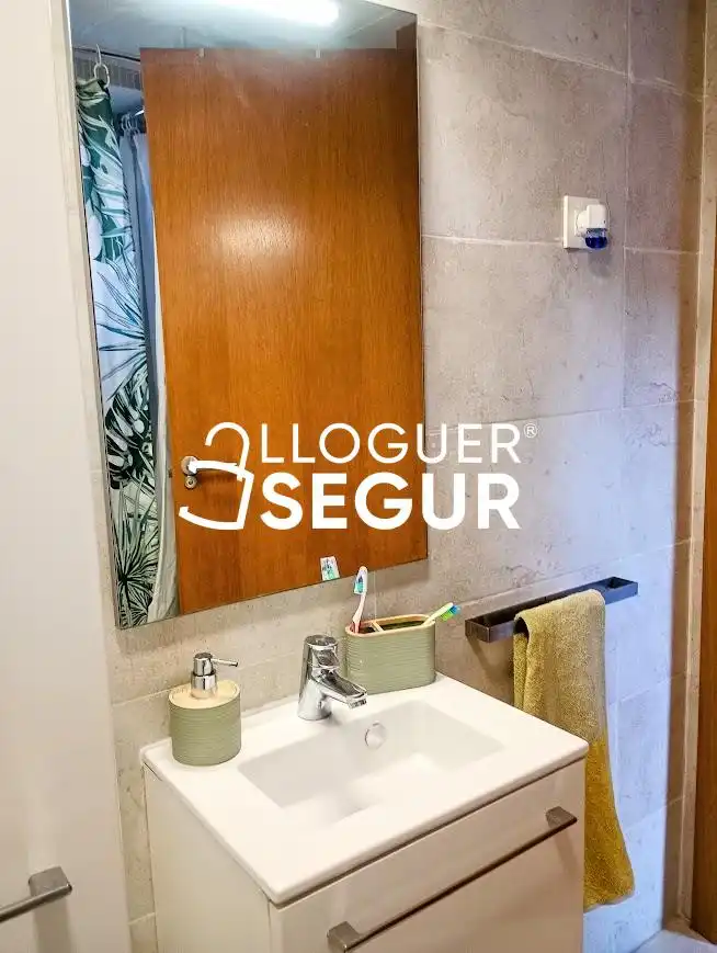 Bany de Pis de lloguer en Sant Boi de Llobregat amb Aire condicionat, Calefacció i Terrassa