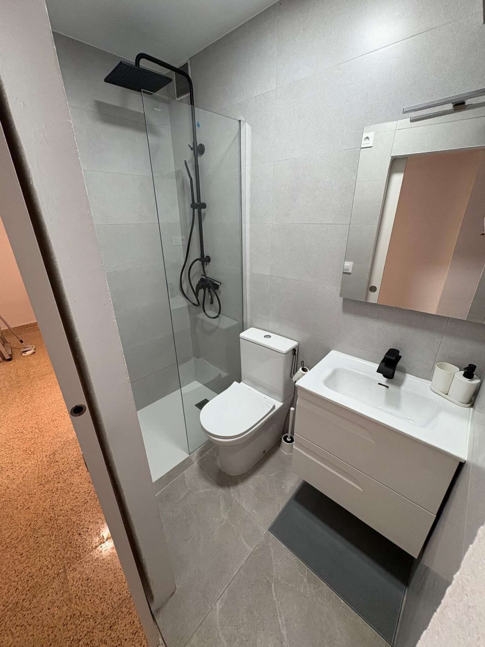 Bathroom of Apartment to share in Sagunto / Sagunt  with Air Conditioner and Terrace