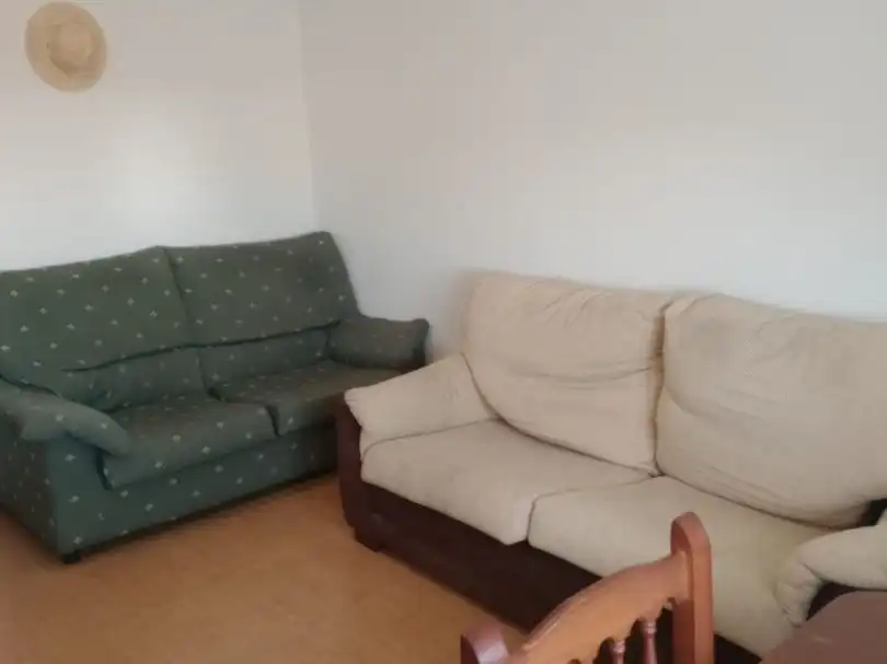 Piso con ascensor en venta en Calle Cristóbal Colón 77, imagen 2