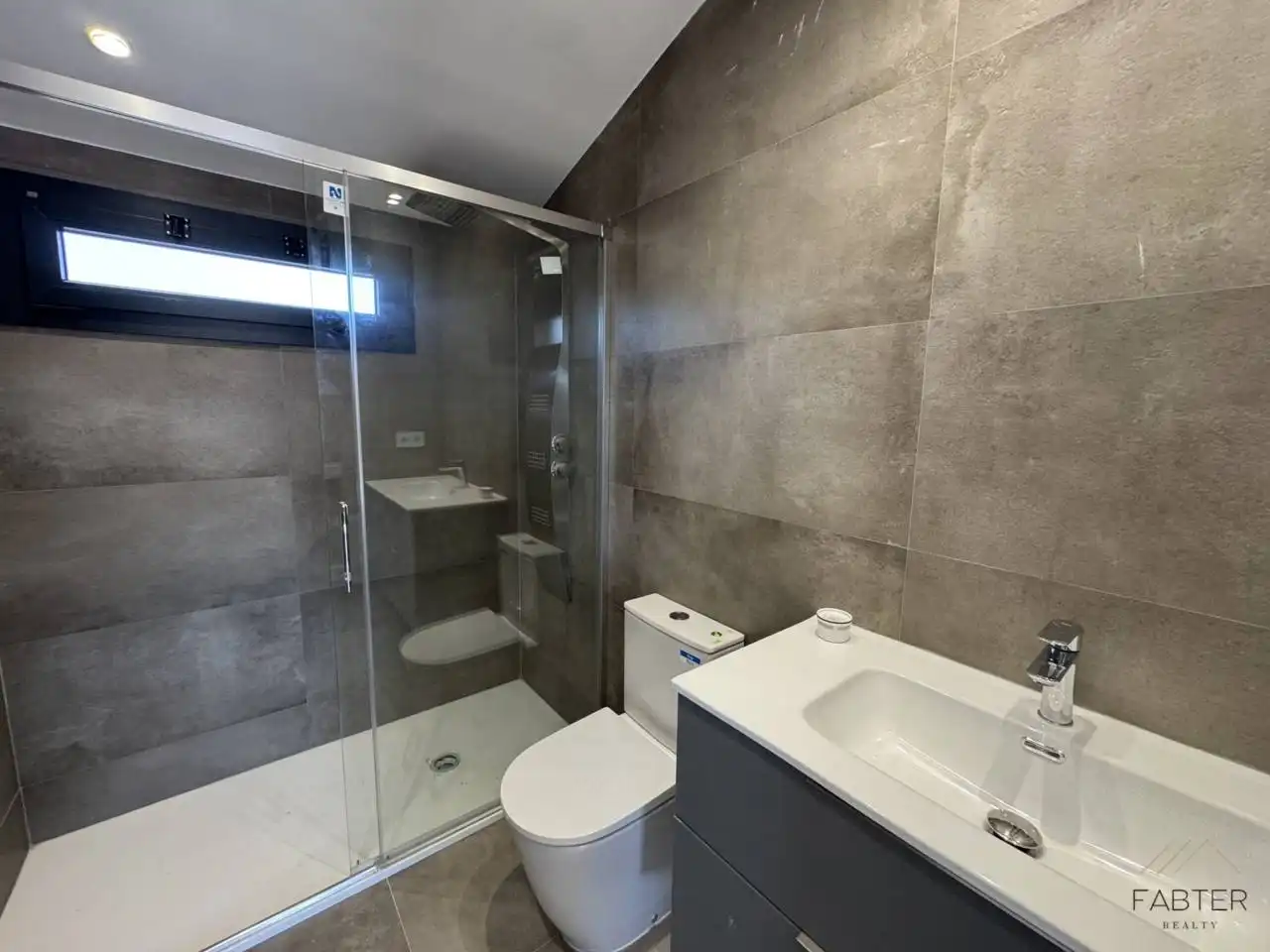 Baño de Dúplex en venta en Lliçà d'Amunt con Aire acondicionado, Calefacción y Parquet