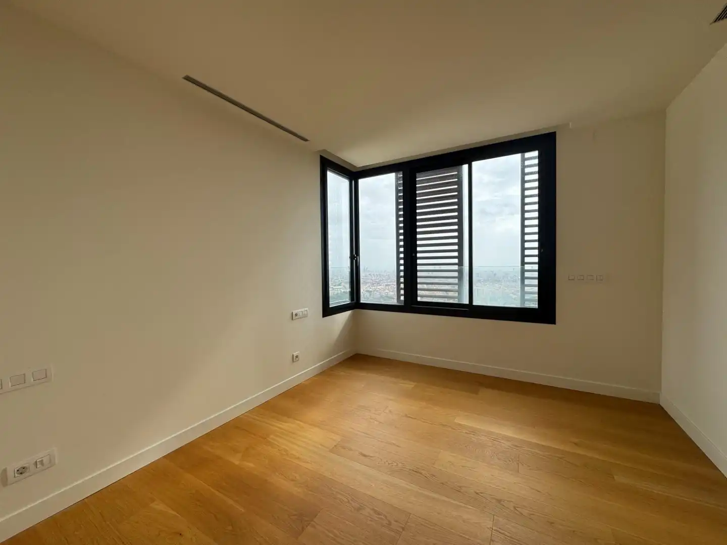 Habitación de Casa o chalet en venta en Barcelona con Aire acondicionado, Calefacción y Jardín privado
