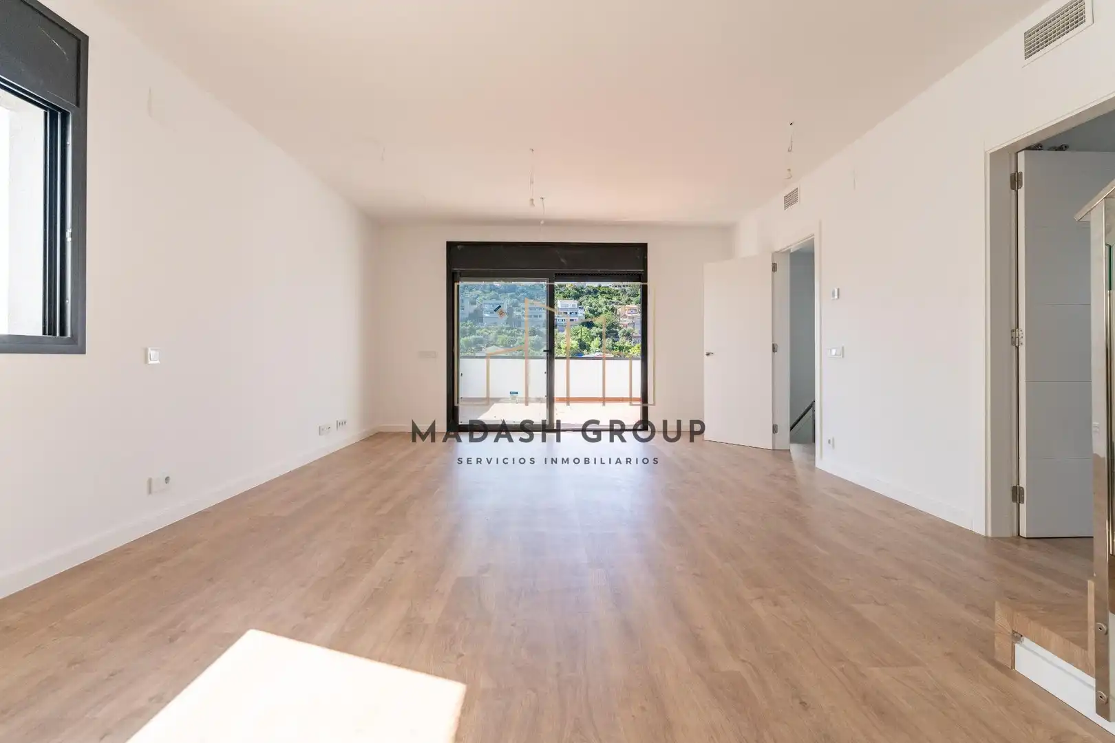Villa mit Pool zum Verkauf in Avenida de la Marca Hispànica, imagen 7