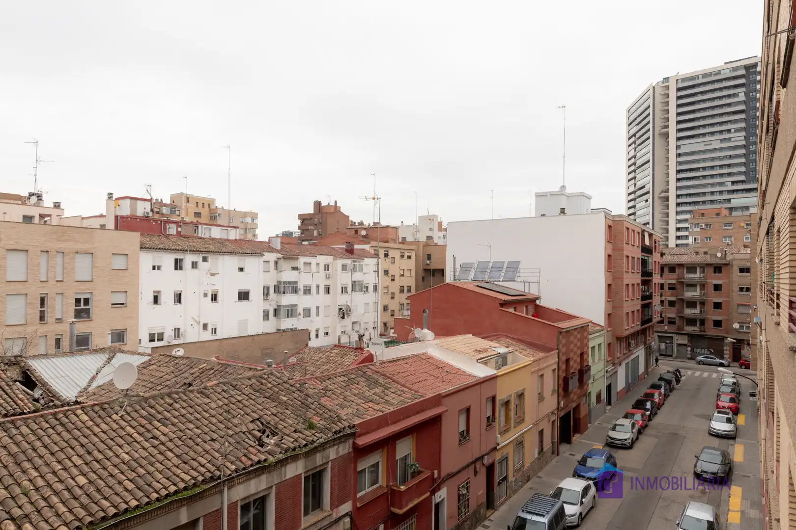 Exterior view of Flat for sale in Zaragoza  with Air Conditioner, Heating and Oven
