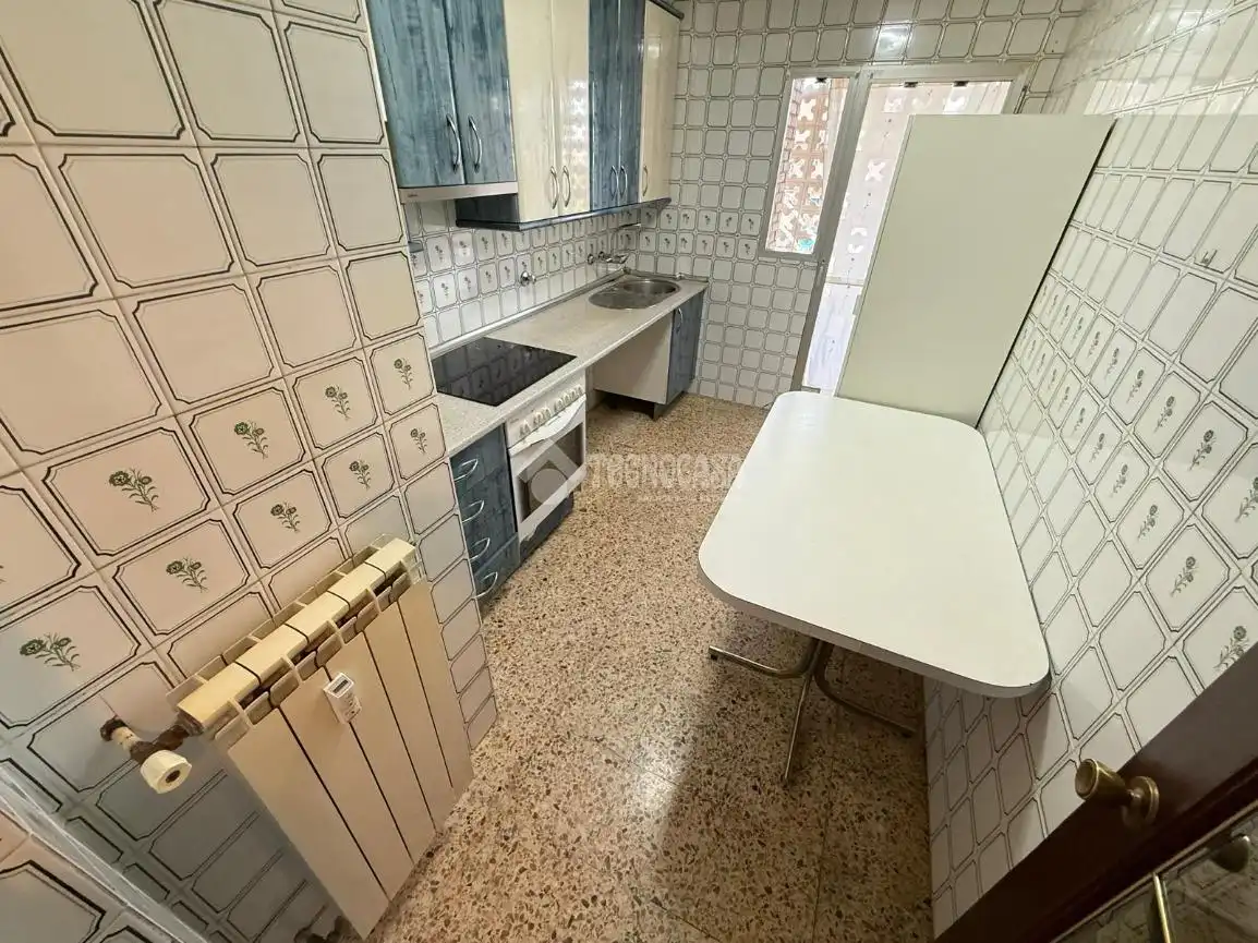 Cocina de Piso en venta en Zaragoza con Calefacción y Balcón