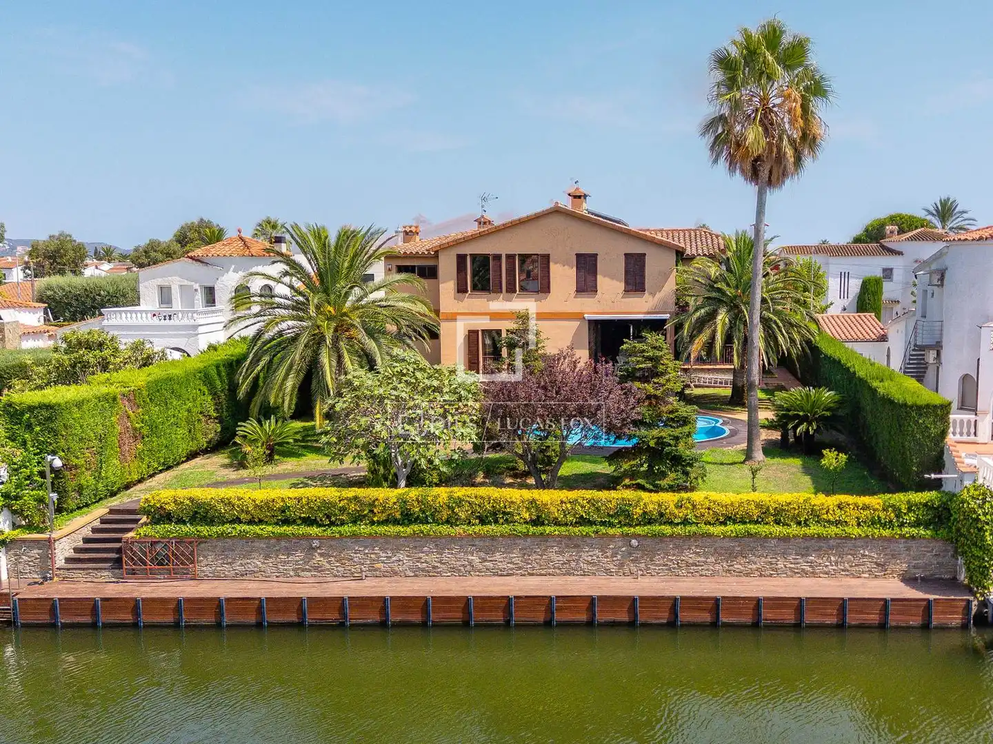 Vista exterior de Casa o chalet en venta en Empuriabrava con Aire acondicionado, Calefacción y Jardín privado