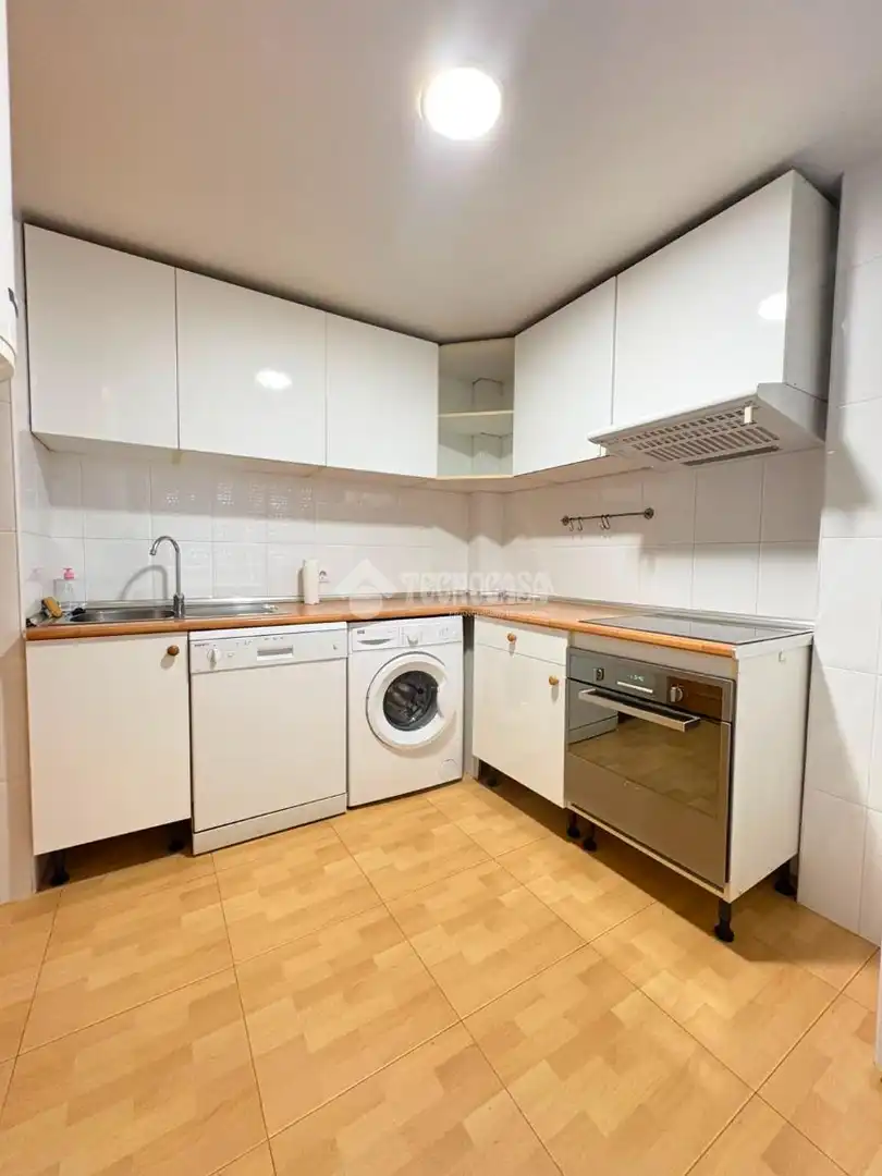 Flat for rent in Juan de la Cierva