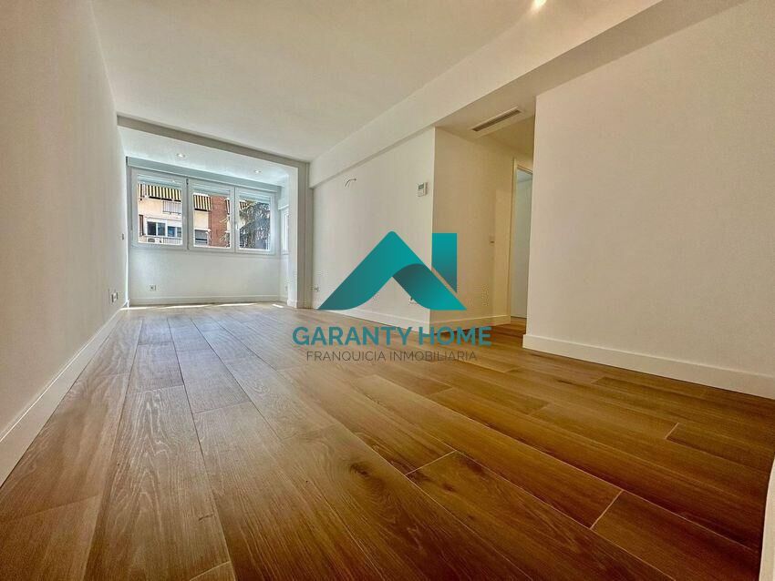 Vista exterior de Pis en venda en  Madrid Capital amb Aire condicionat, Calefacció i Terrassa