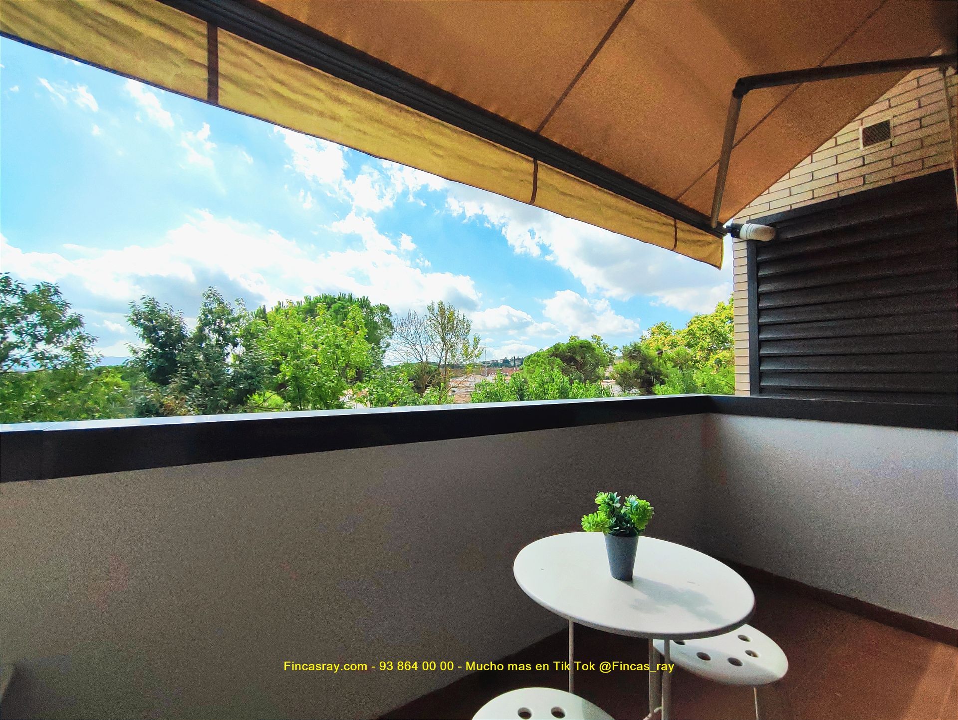 Terraza de Dúplex en venta en Palau-solità i Plegamans con Aire acondicionado, Calefacción y Parquet
