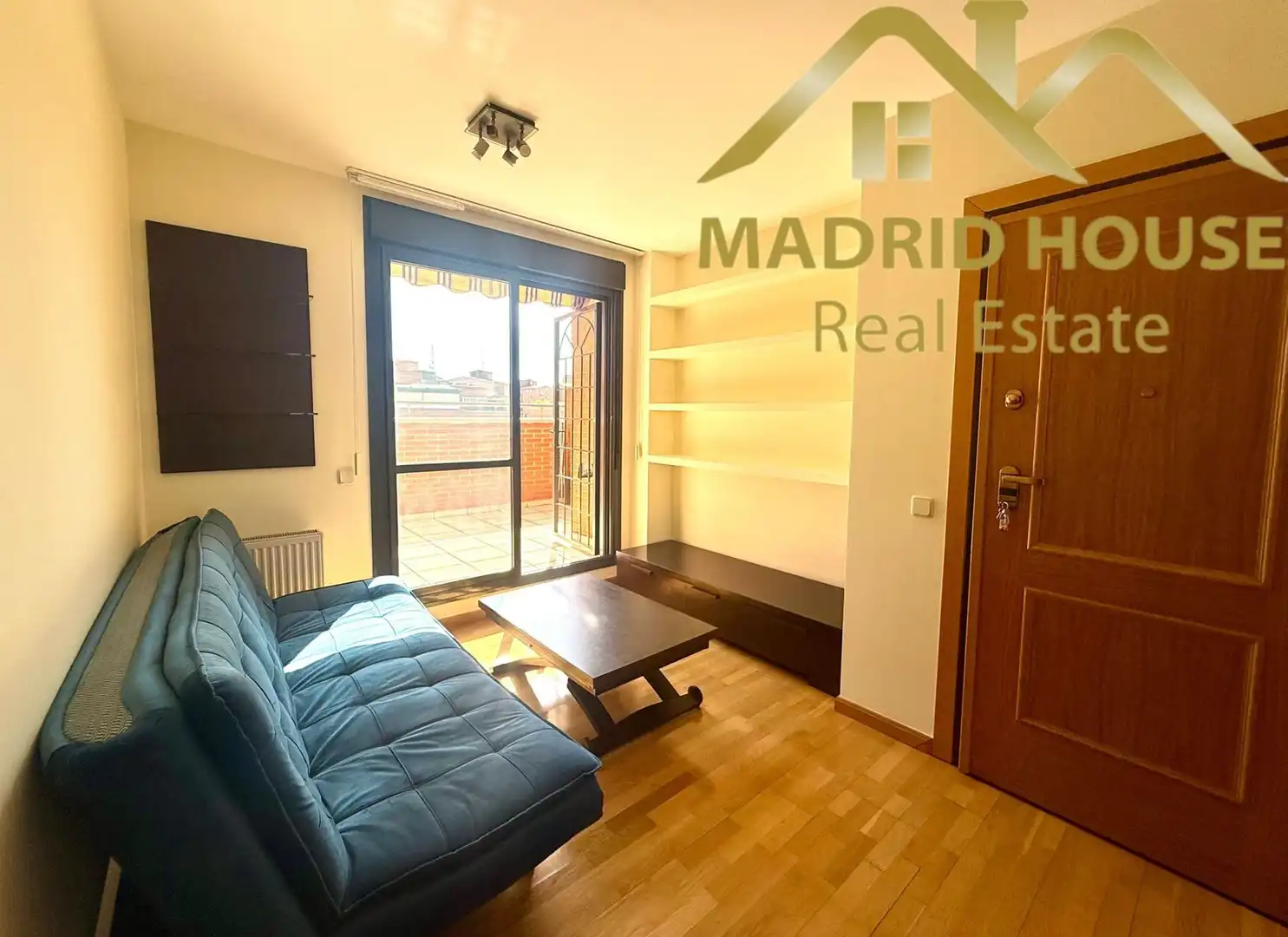 Vista exterior de Àtic en venda en Madrid amb Aire condicionat, Calefacció i Terrassa