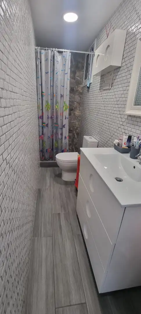 Baño de Piso en venta en Badalona con Parquet, Horno y Alarma