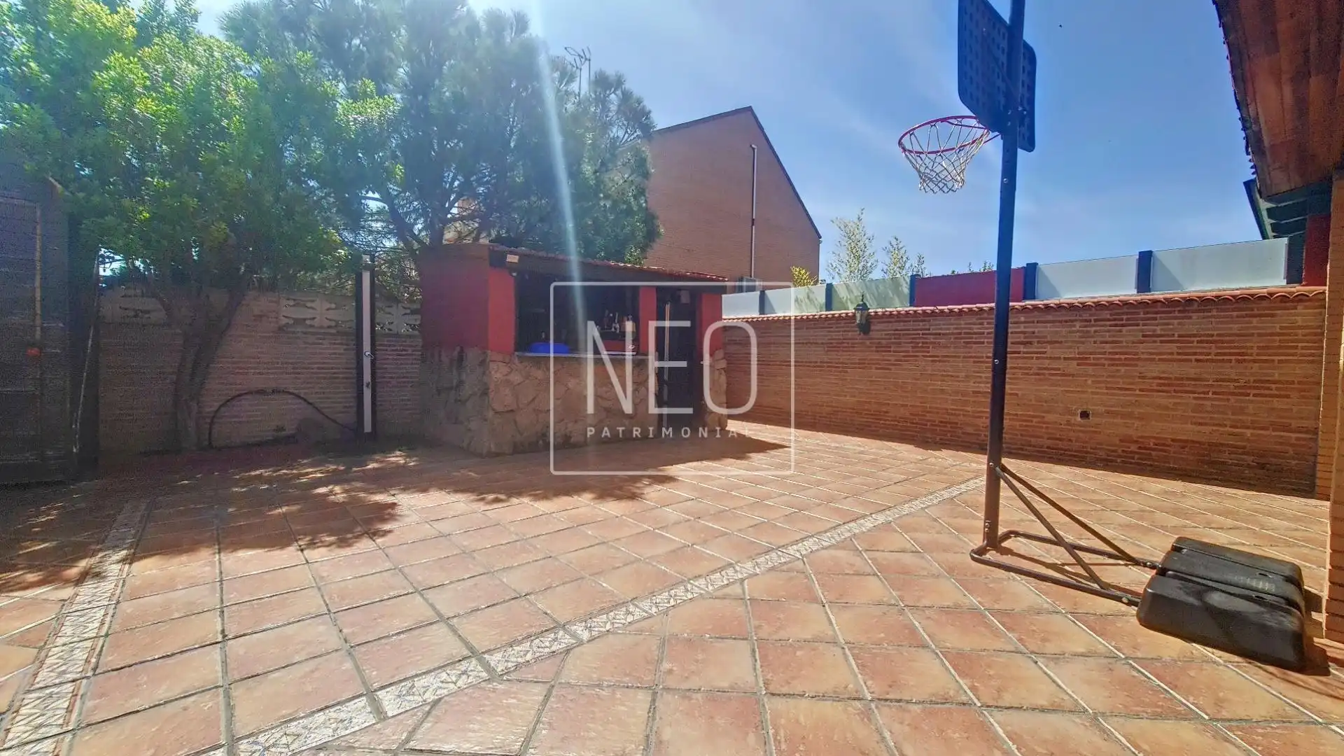 Parking de Casa adosada en venta en Parla con Aire acondicionado, Calefacción y Balcón