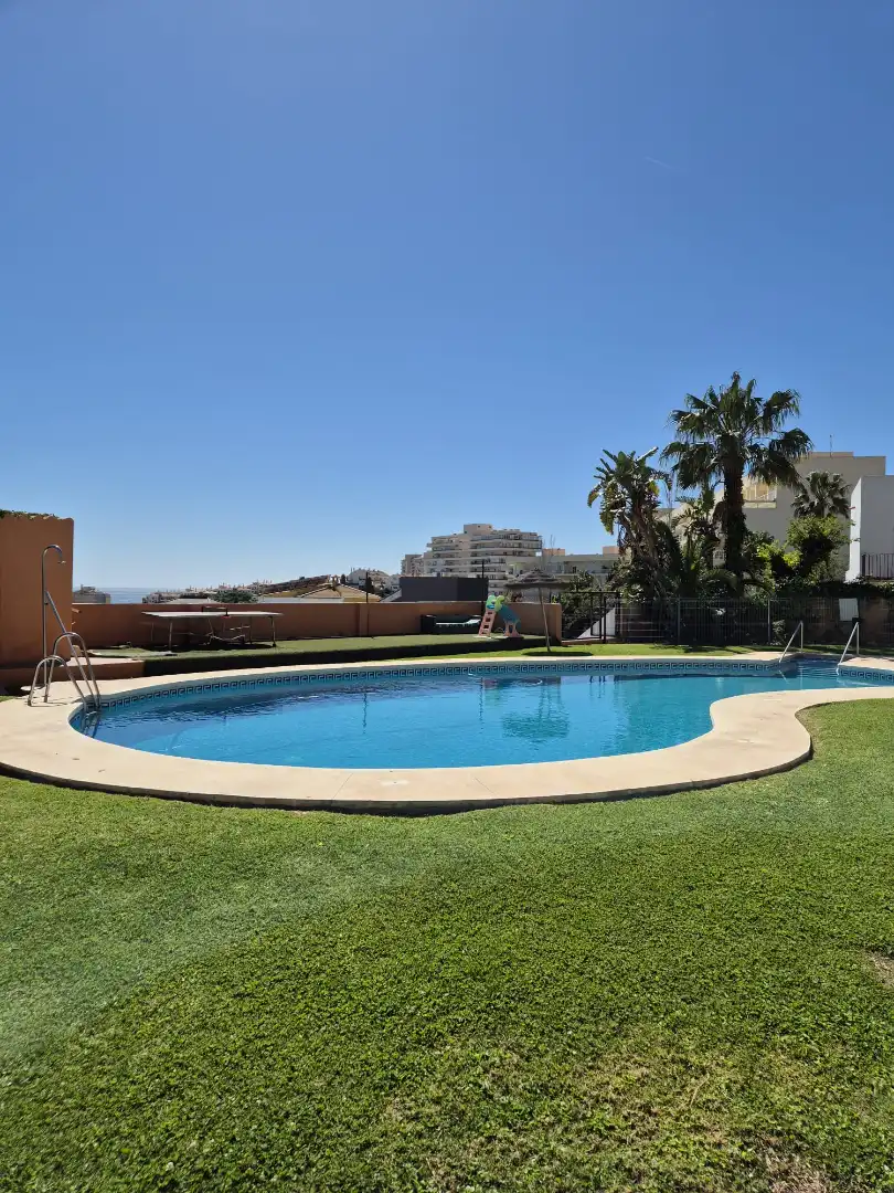 Piscina de Casa adosada en venta en Benalmádena con Jardín privado, Terraza y Trastero
