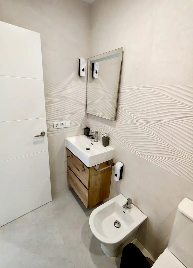 Baño de Apartamento en venta en Puerto de la Cruz con Amueblado, Lavadora y Microondas