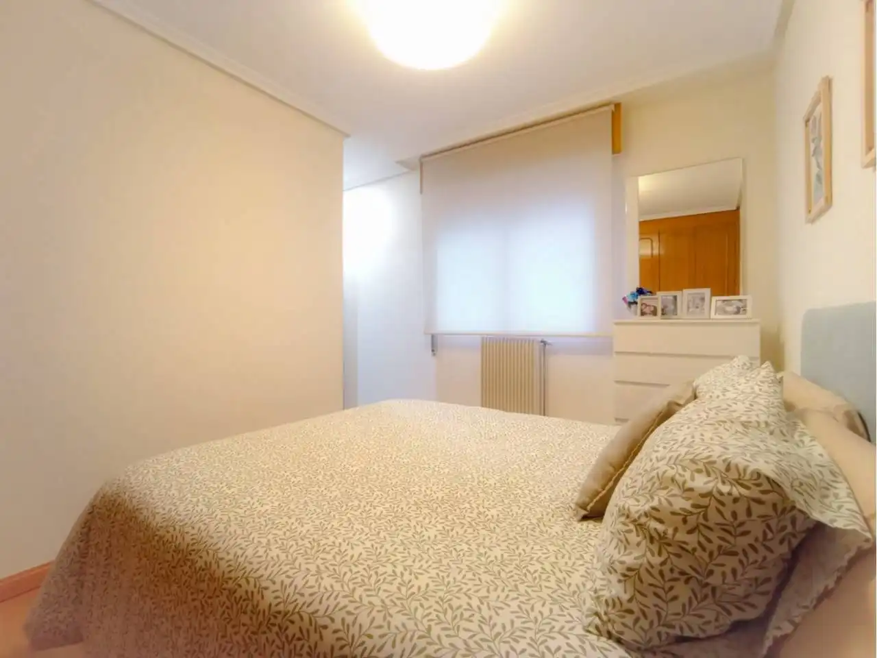 Dormitori de Apartament en venda en Burgos amb Calefacció, Parquet i Traster
