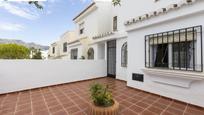 Vista exterior de Casa adosada en venda en Almuñécar amb Jardí privat, Parquet i Terrassa