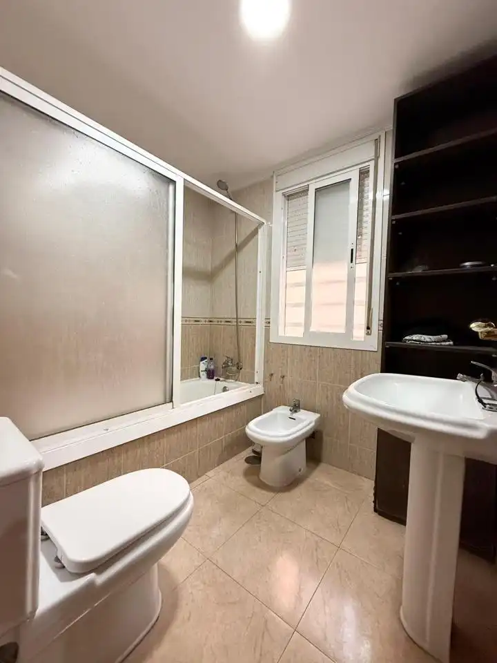 Bathroom of Flat for sale in Melilla