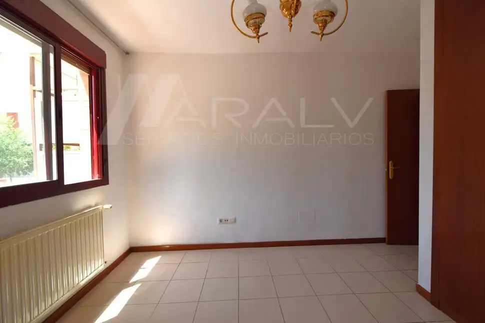 Flat for sale in Calle Ciudad Vieja de Cáceres, PAU de Carabanchel