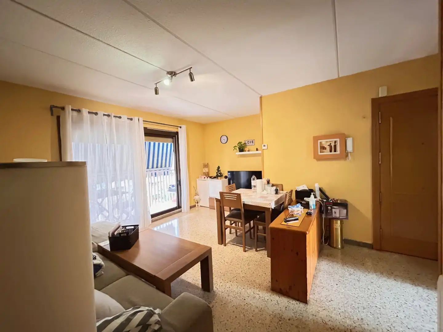 Living room of Flat for sale in Cerdanyola del Vallès  with Heating and Balcony