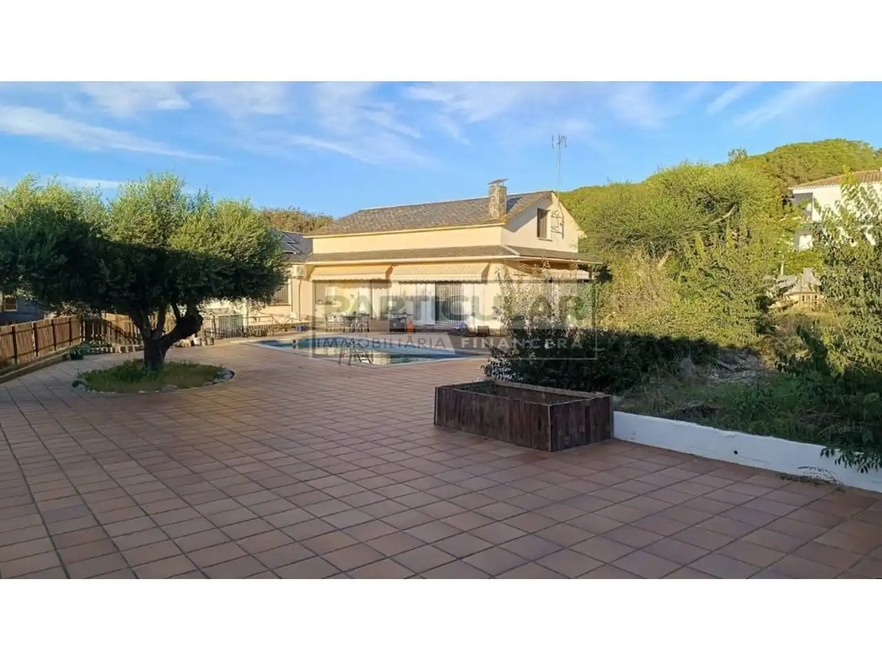 Außenansicht von Haus oder Chalet zum Verkauf in La Roca del Vallès mit Klimaanlage, Heizung und Privatgarten