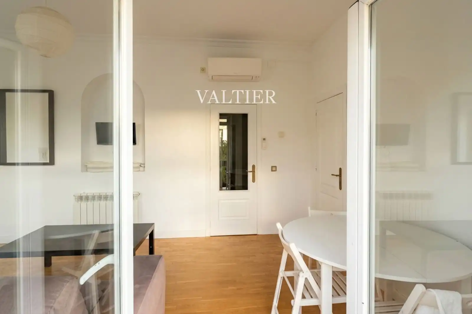 Flat for rent in Madrid  with Air Conditioner, Terrace and Furnished