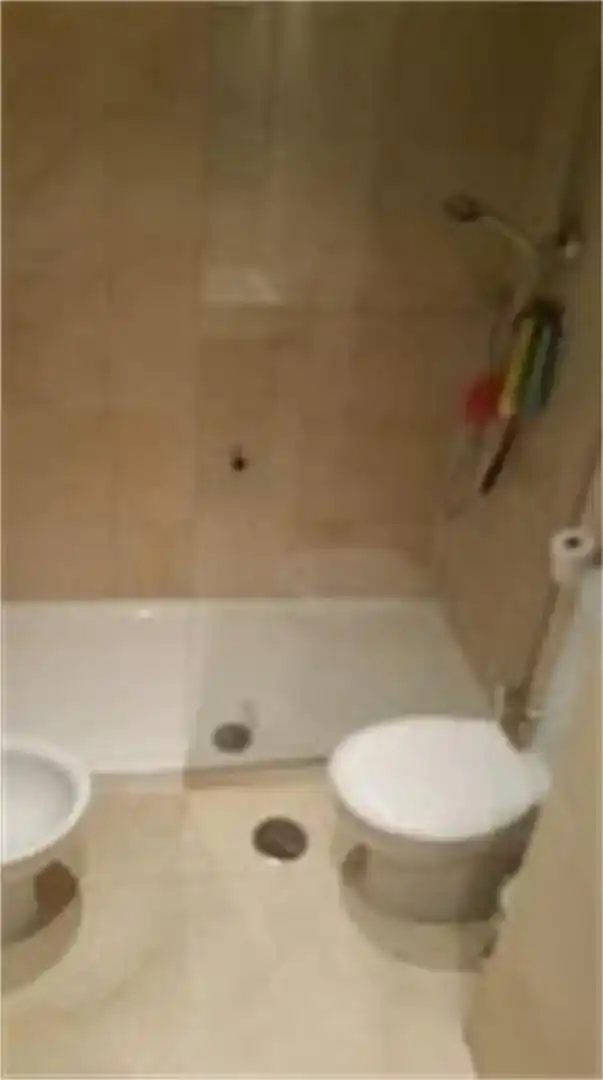 Badezimmer von Wohnung zur Miete in  Madrid Capital mit Klimaanlage und Schwimmbad