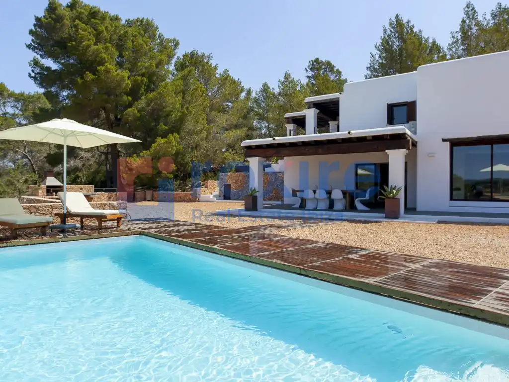 Vista exterior de Casa o chalet de alquiler en Sant Josep de sa Talaia