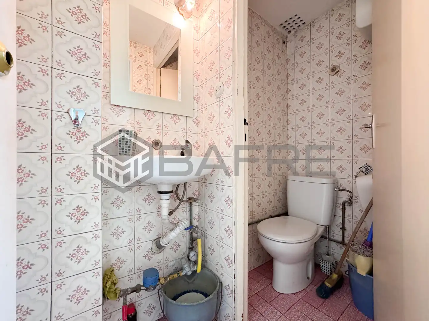 Baño de Local en venta en Madrid