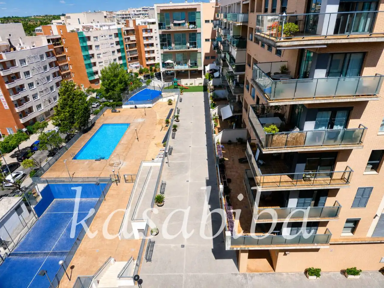 Schwimmbecken von Wohnung zum Verkauf in Paterna mit Klimaanlage, Heizung und Terrasse