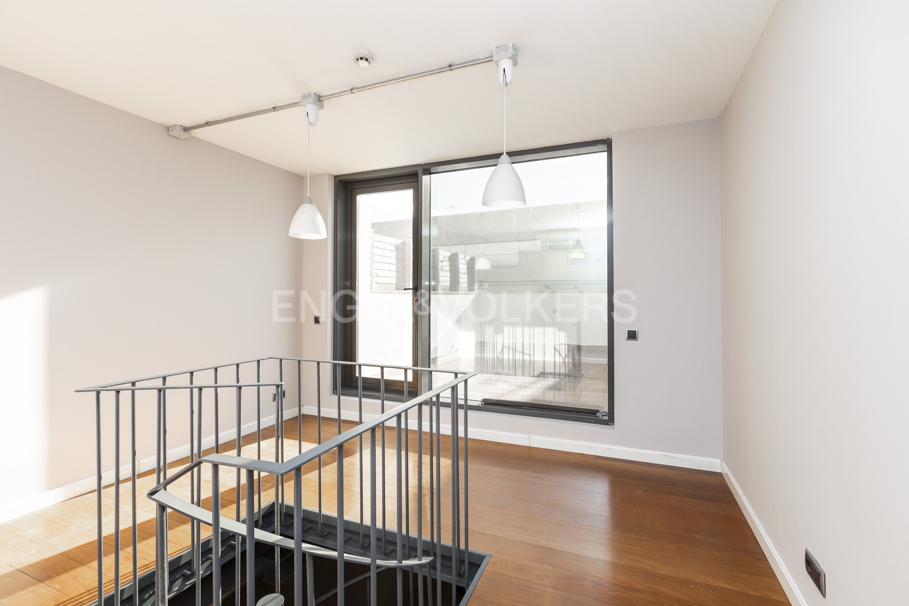 Vista exterior de Loft en venda en San Sebastián de los Reyes amb Aire condicionat, Calefacció i Parquet