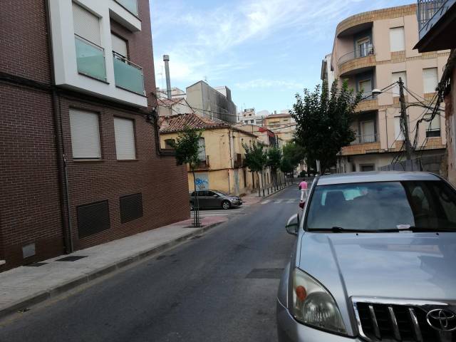 Local comercial en Alquiler en Ventura De La Vega en Linarejos