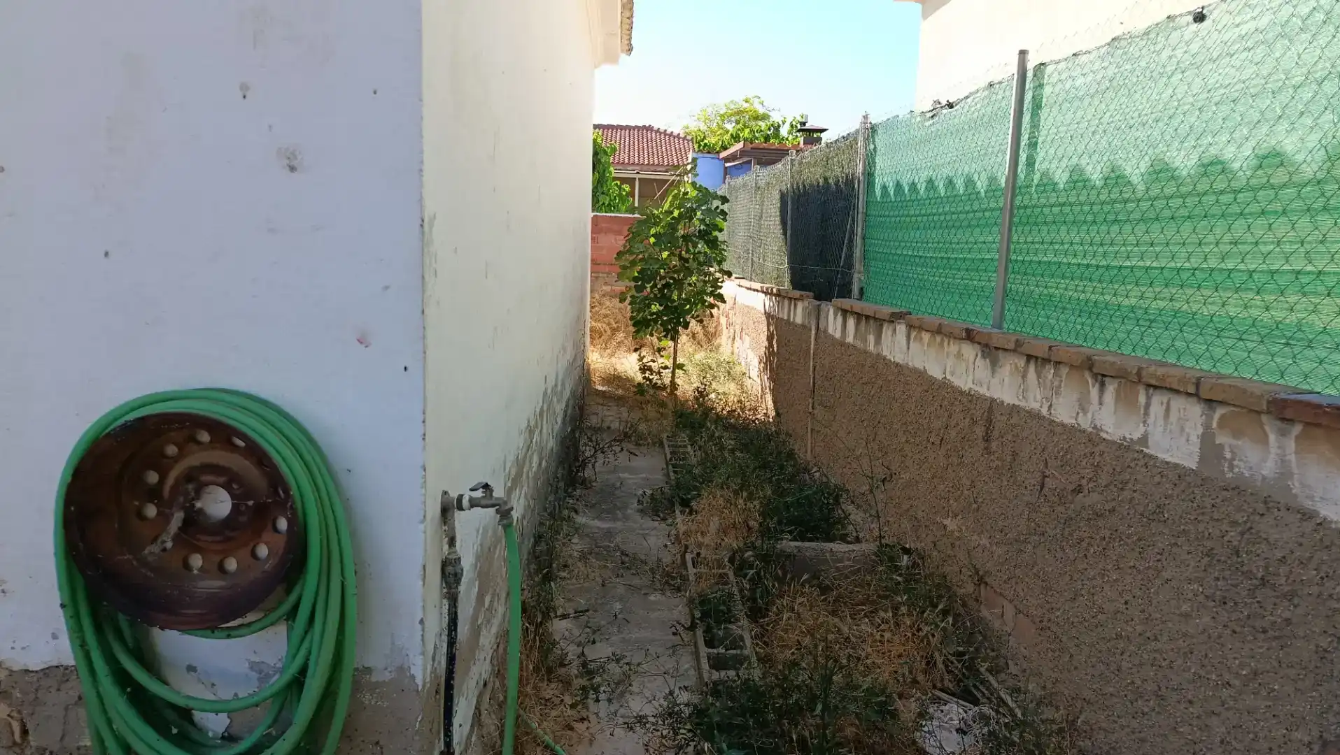 Houses for sale in Escatrón  with Private garden and Storage room