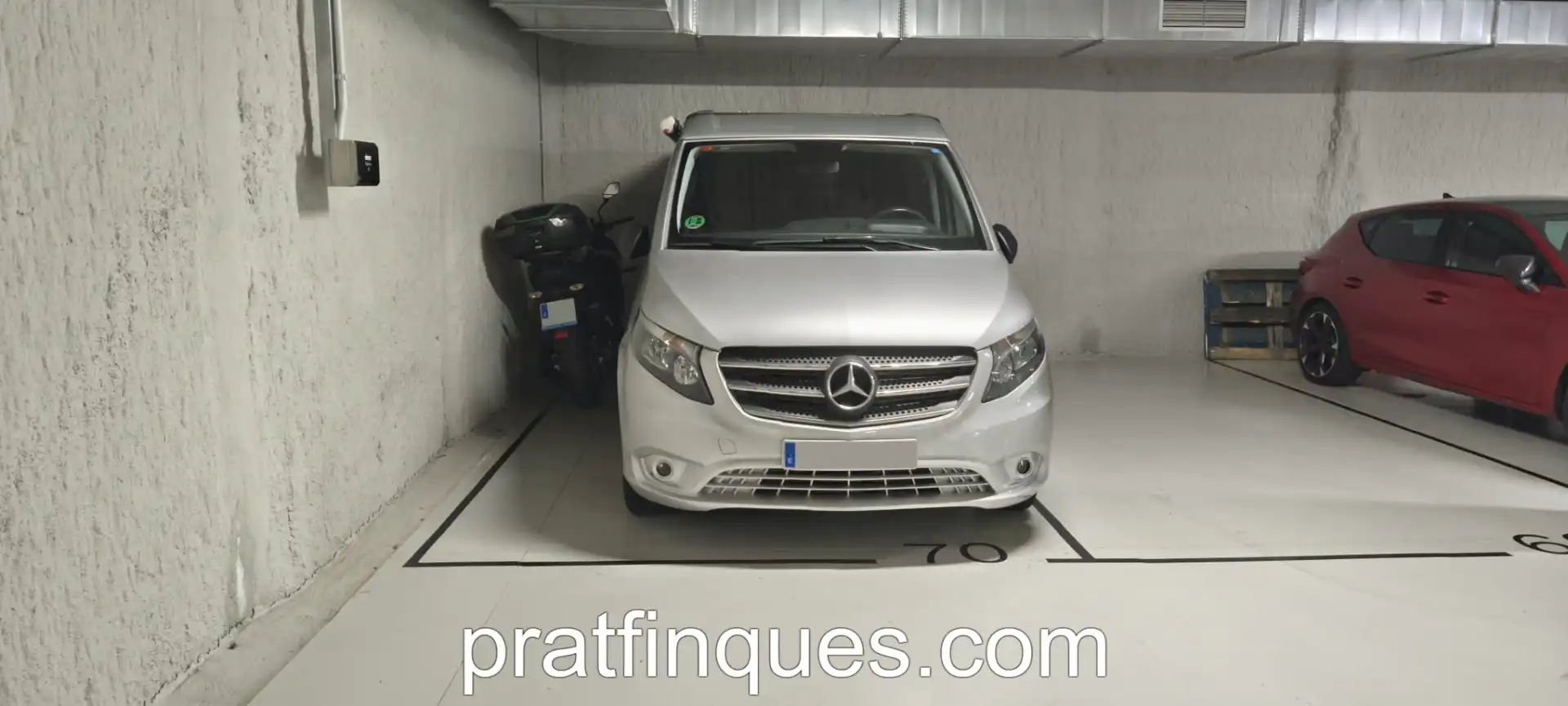 Parkplatz von Wohnung zum Verkauf in L'Hospitalet de Llobregat mit Klimaanlage, Heizung und Parkett