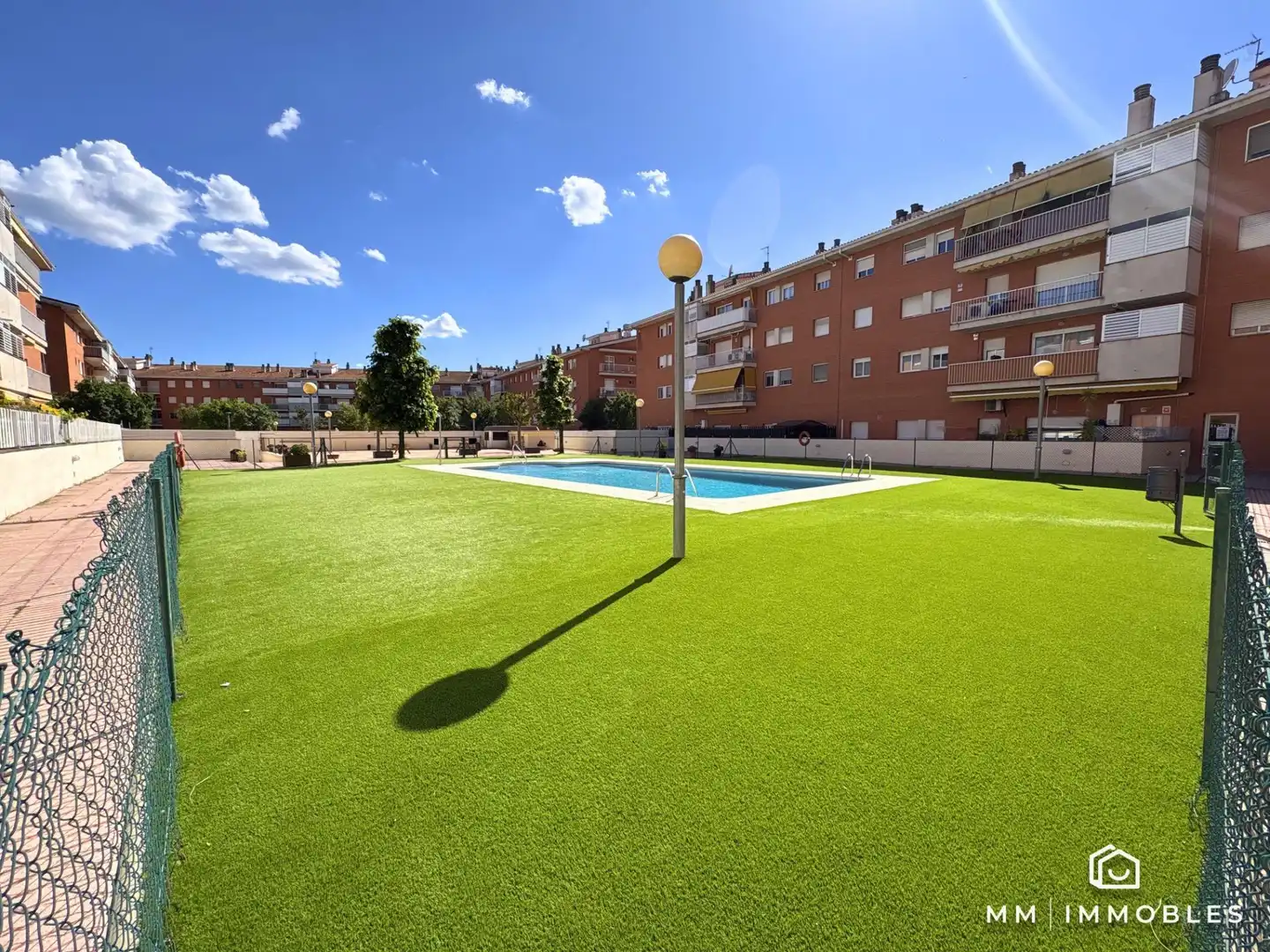 Piscina de Piso en venta en Canovelles con Aire acondicionado, Calefacción y Balcón