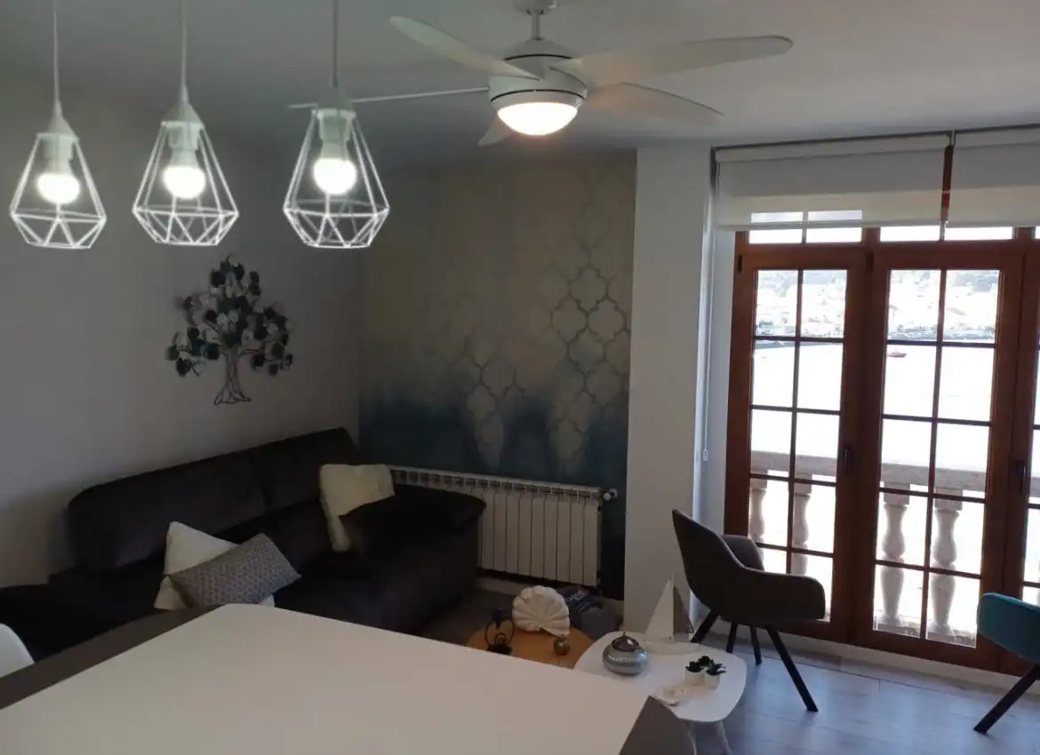 Sala d'estar de Apartament en venda en A Illa de Arousa  amb Traster i Moblat