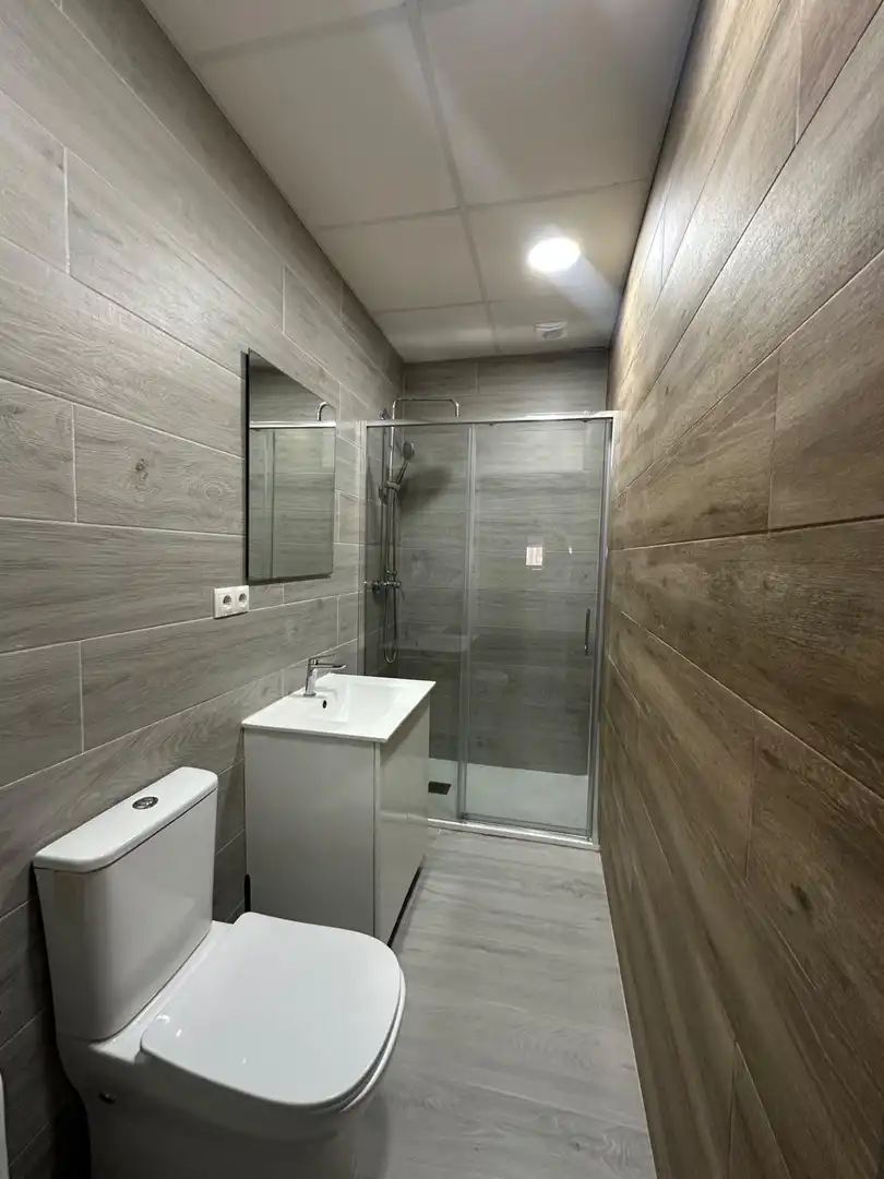 Bany de Planta baixa de lloguer en Burjassot amb Aire condicionat, Parquet i Terrassa
