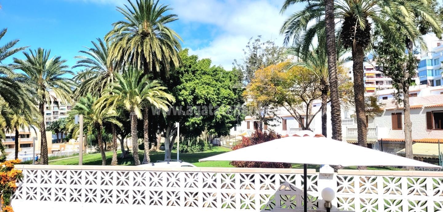Vista exterior de Casa o xalet en venda en Adeje amb Terrassa